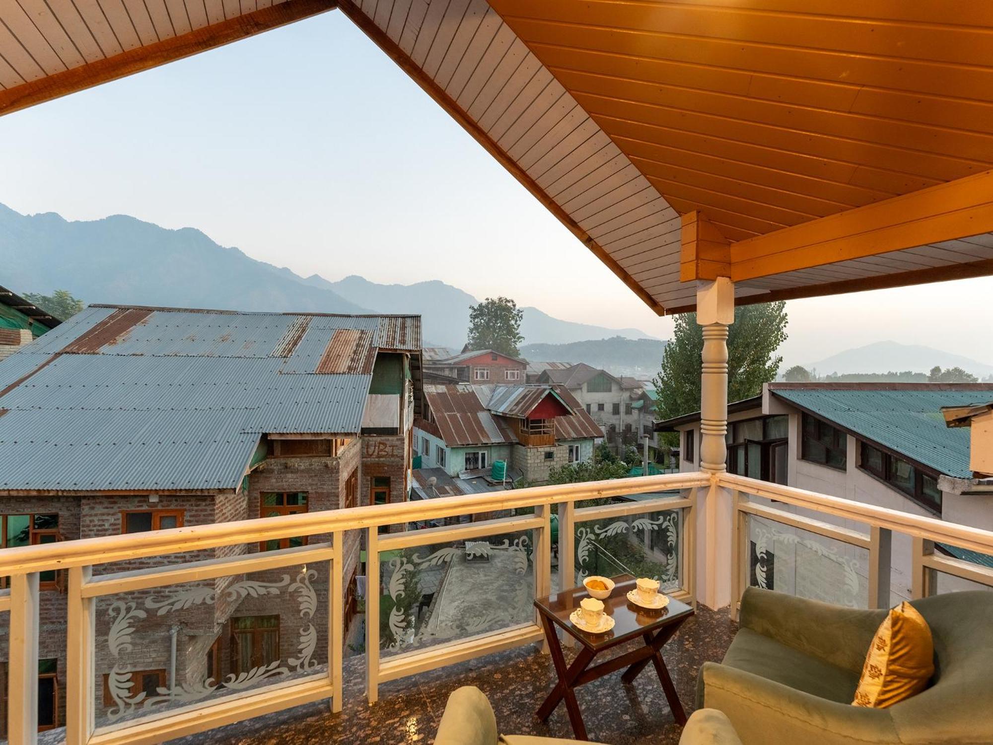 Hostel Moustache Srinagar Exterior foto